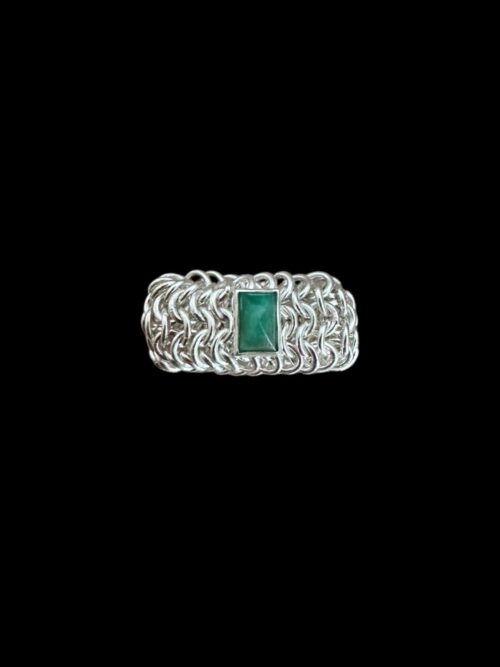 Alternative view of Emerald Chainmail Ring