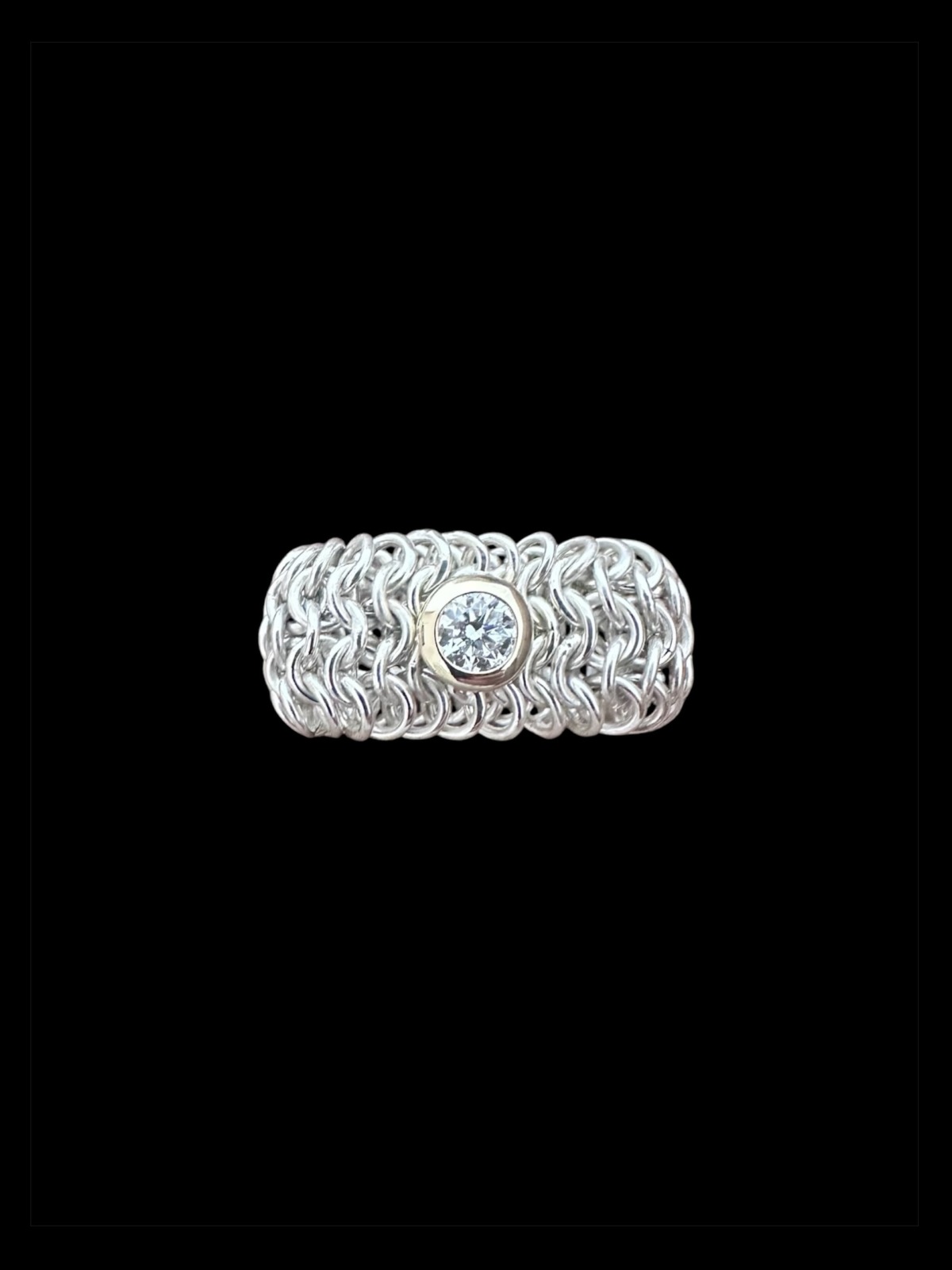 Chainmail Round-Cut Diamond Ring